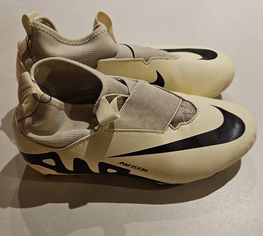 Scarpe da uomo: Nike Fussballschuhe Gr.36.5 – Usato da Wiedlisbach venduto da Papillon83