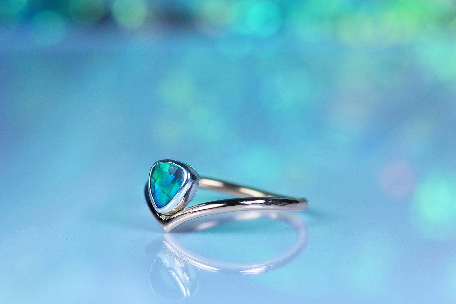Ringe: AURORA ETERNA Bicolor Ring in 18k Roségold mit Black Opal – Neu und originalverpackt aus Bern von OSONO.Design 6