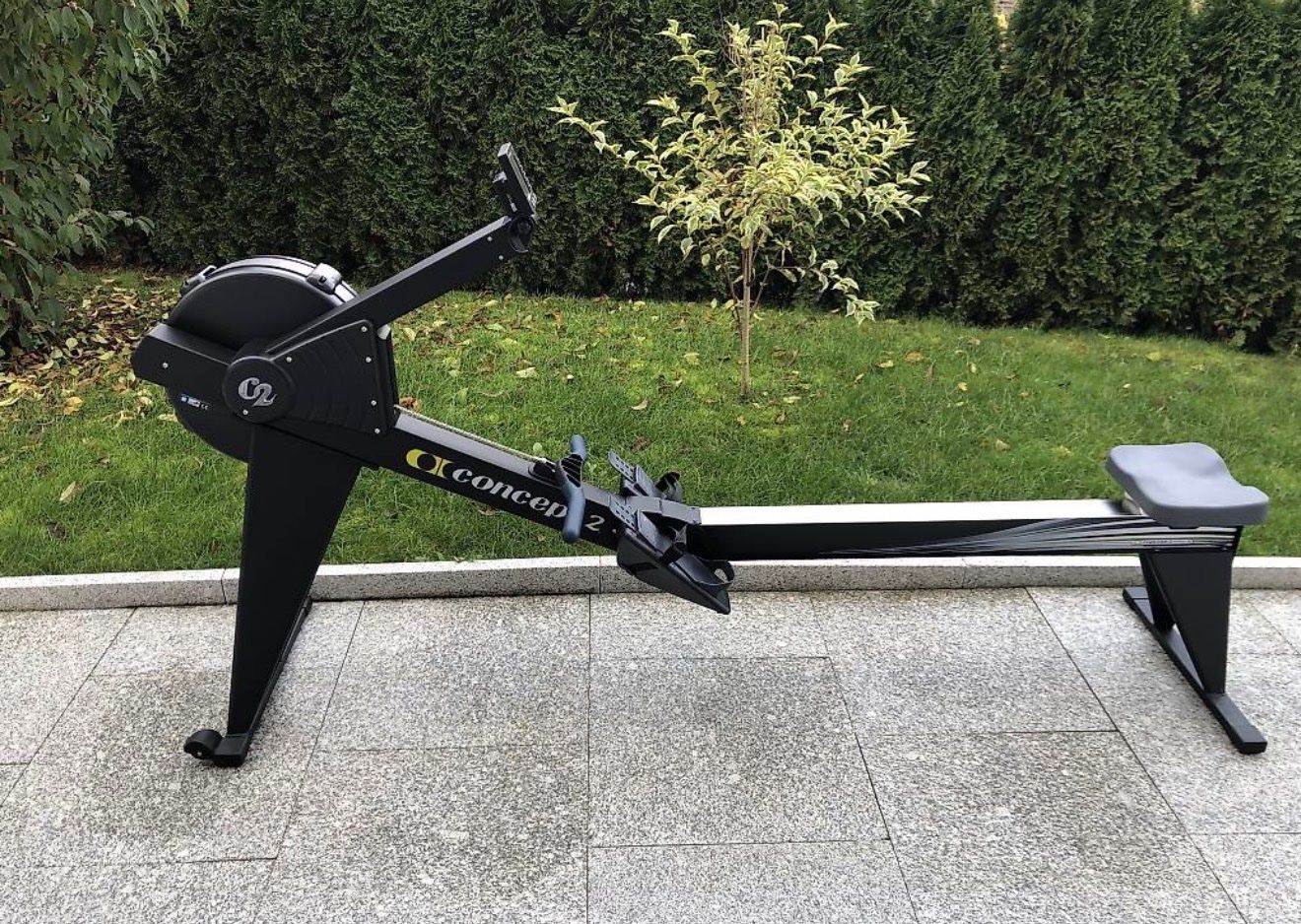 Concept 2 Hometrainer: Rudergerät Concept Indoor Rower Modell E mit PM5 – Nuovo (secondo la descrizione) da Birr venduto da ping9