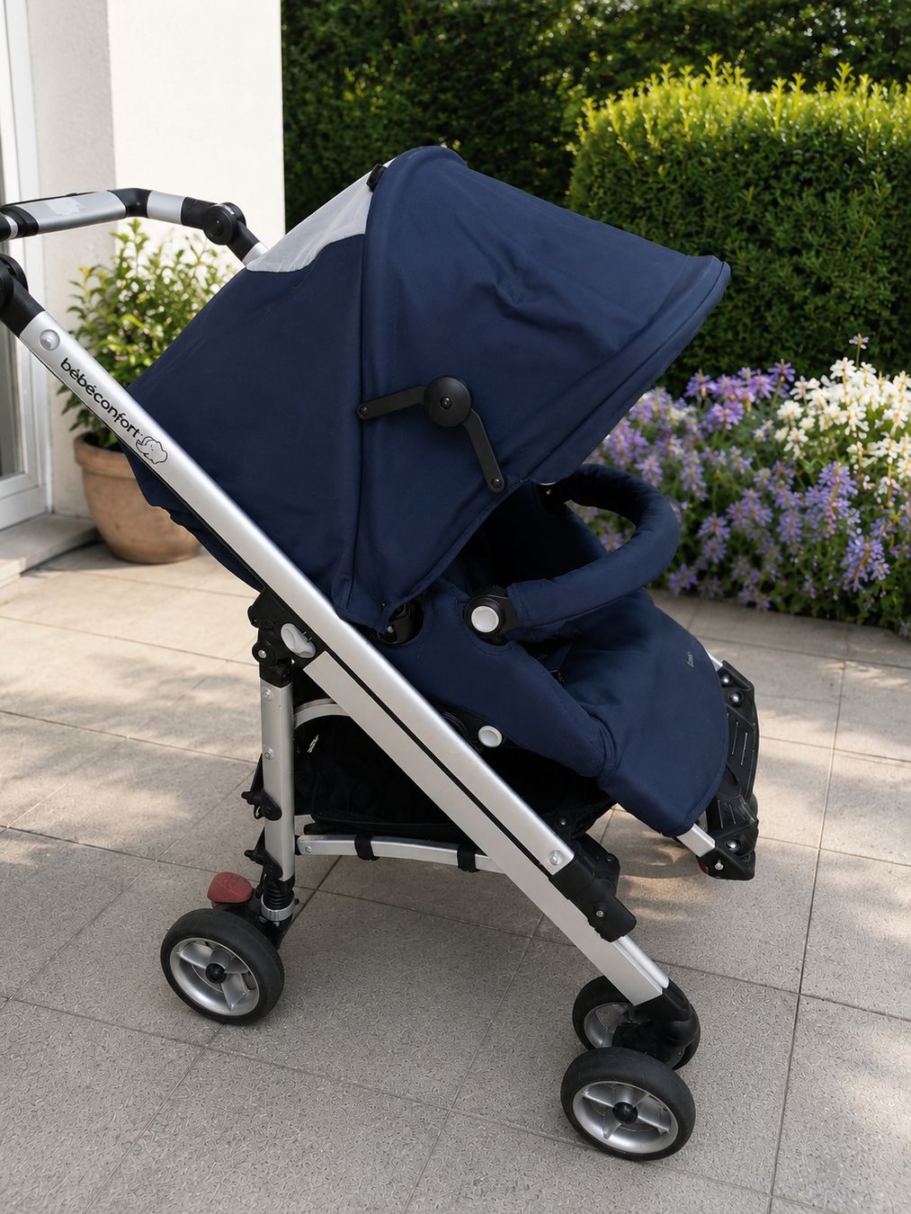 Kinderwagen: Poussette Bébé Confort bleu marine – Gebraucht aus Orges von vez_c6q7 1