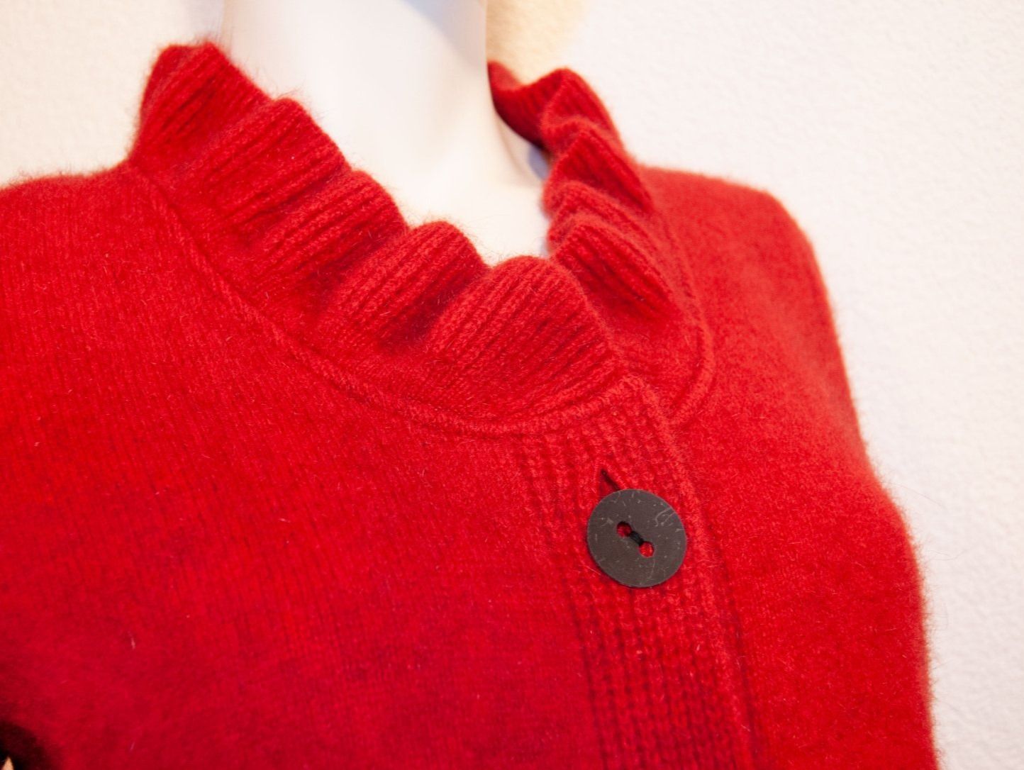 Giacche: Possum Damen Jacke mit Rüschen S rot – Nuovo e nell'imballaggio originale da Zollikofen venduto da marys-choice 1