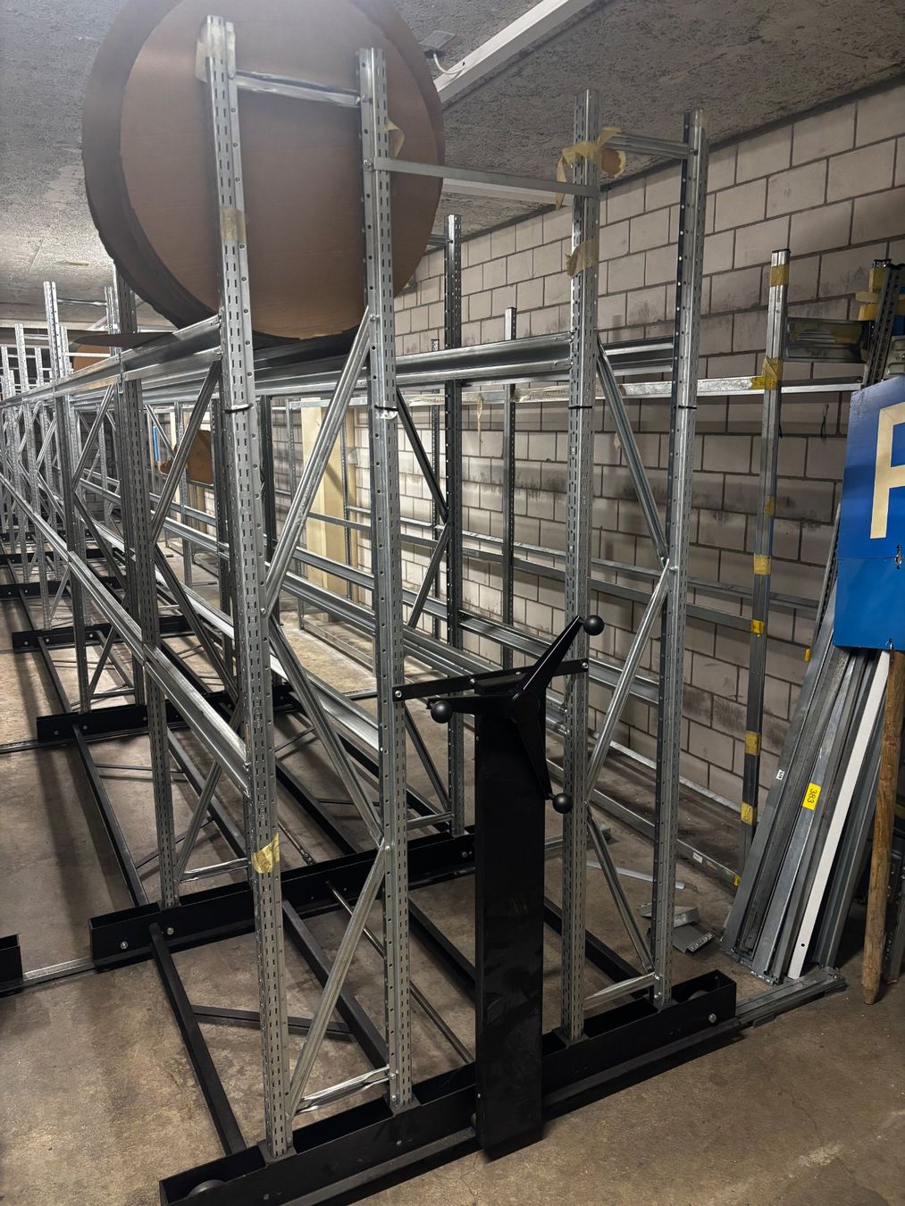Scaffali: Räder / Reifenregal schiebbar mit Rollen – Usato da Wetzikon ZH venduto da ATAG8623 1
