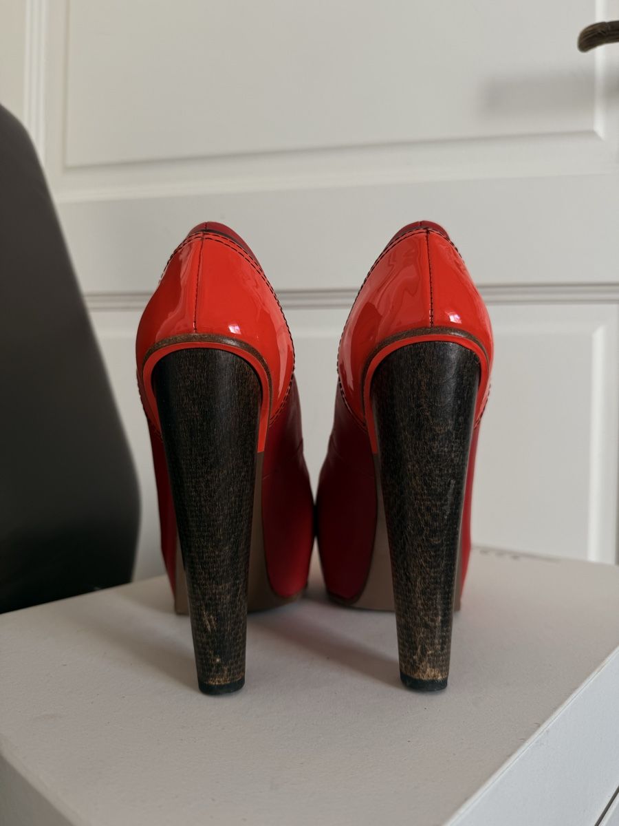 Versace Scarpe da donna: Versace Heels - Red Patent Leather – Usato da Corsier-sur-Vevey venduto da Kristina.Nova 3