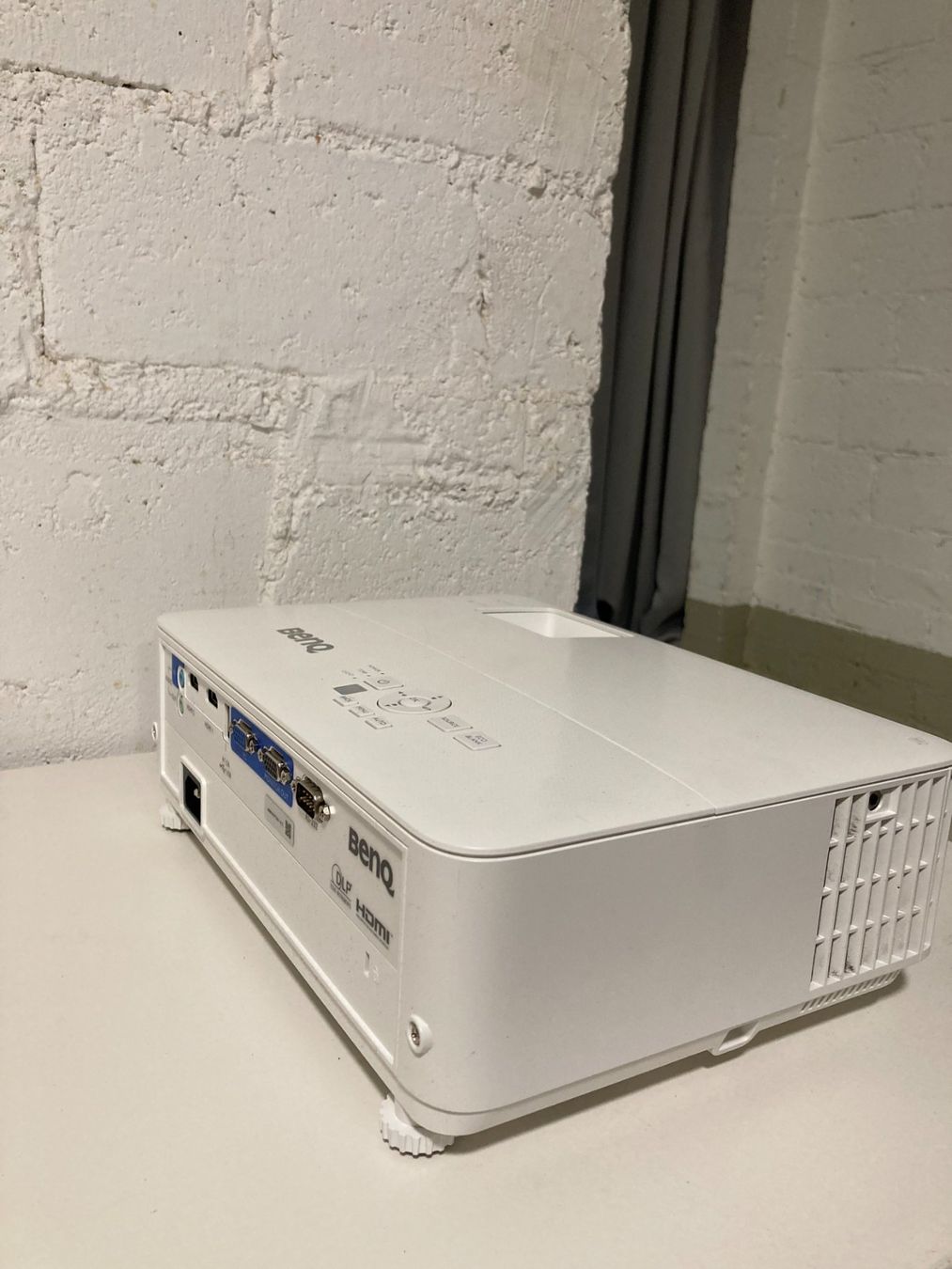 BenQ Proiettori: BENQ Beamer MU613 – Usato da Hinterkappelen venduto da deev 4