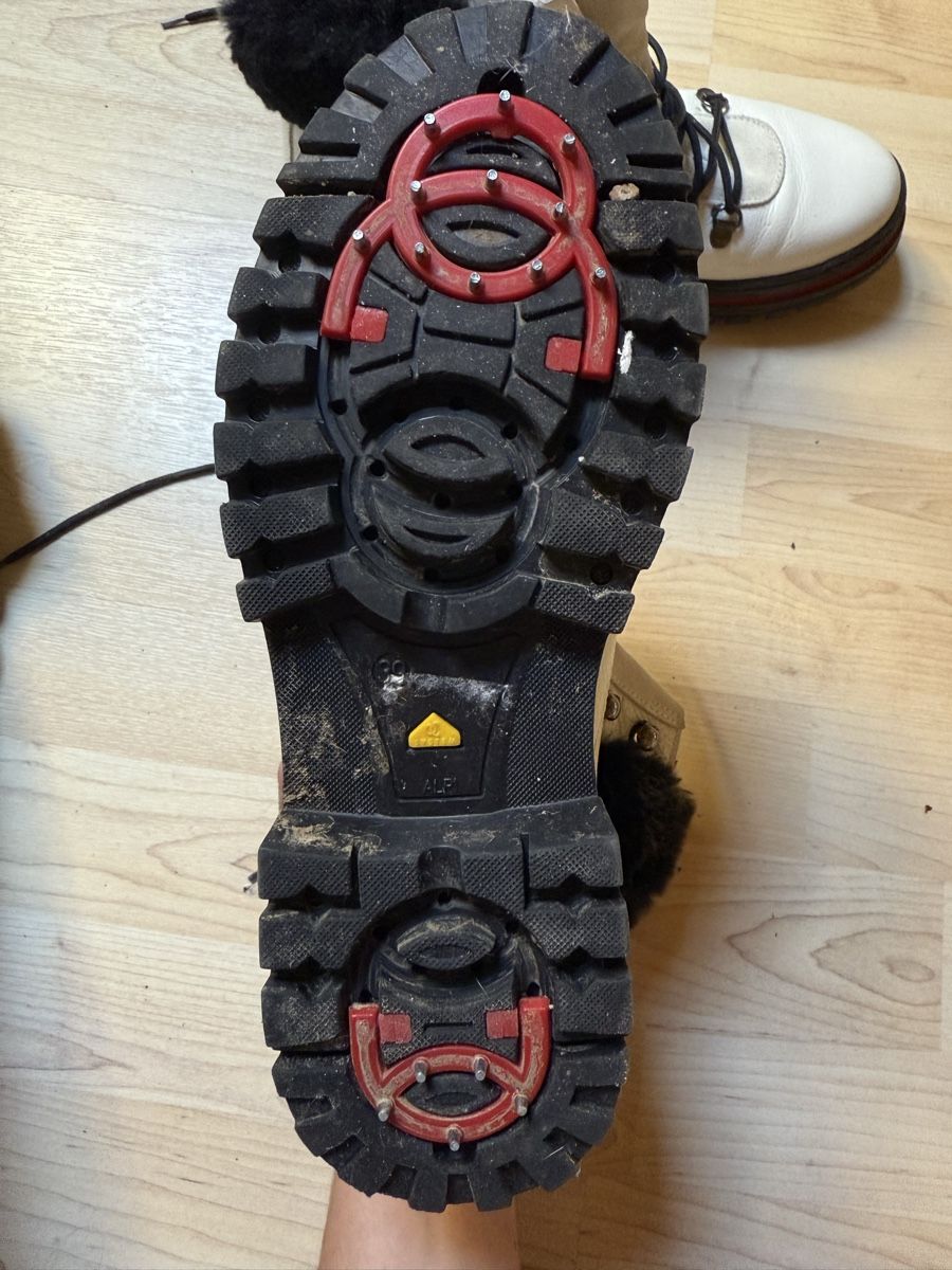 Scarpe da donna: Leder Winterboots/Schuhe mit Spikes, Gr. 39 – Nuovo (secondo la descrizione) da Fislisbach venduto da jelennn 2