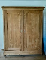 Zweiteiliger Bauernschrank, Massivholz (Fichte)