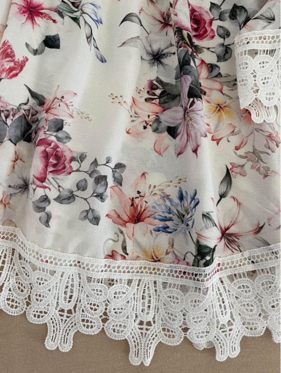 Camicette: Sommerliches Off-Shoulder-Top mit Blumenmuster & Spitze – Usato da Burgdorf venduto da lin_g59z