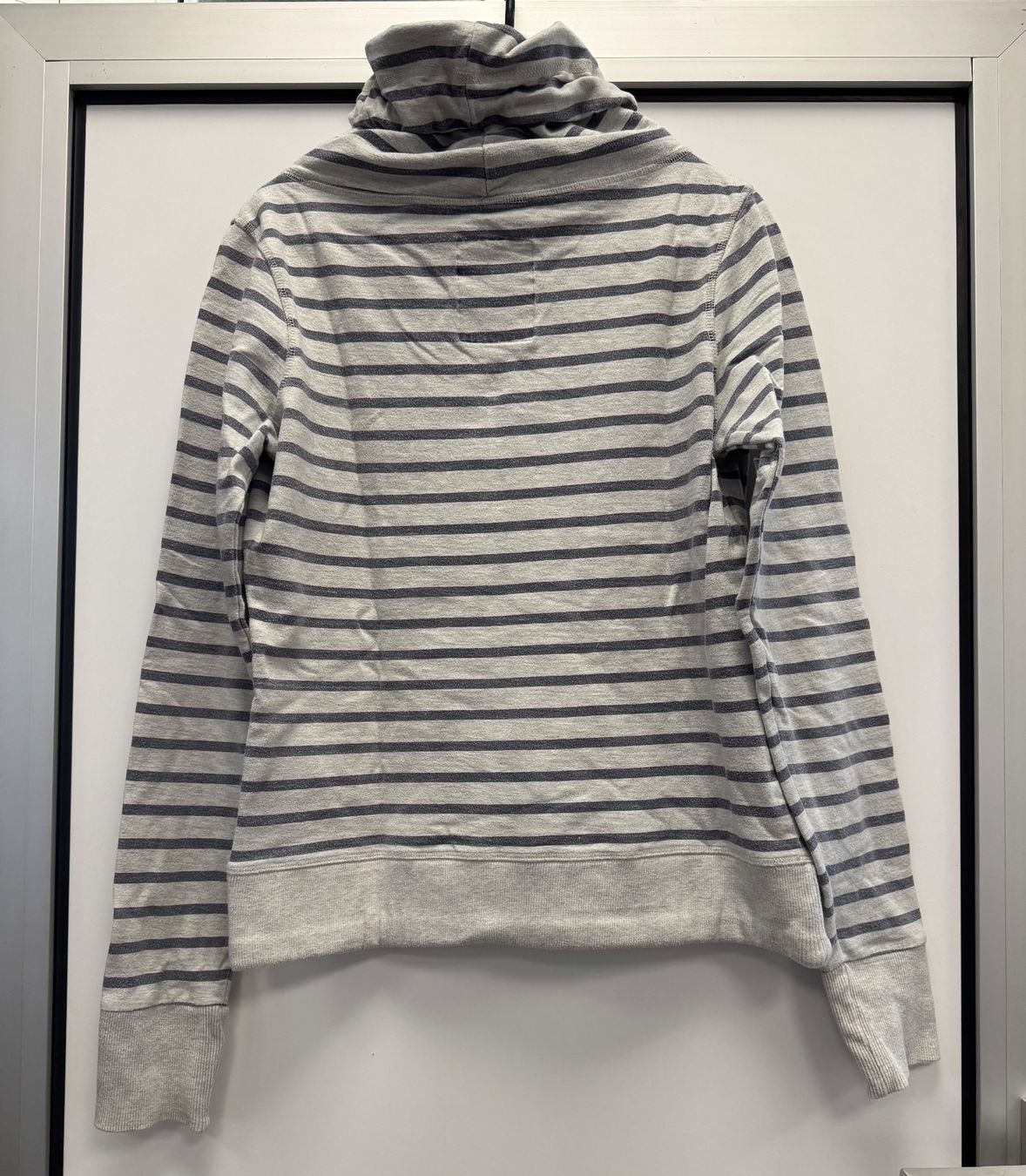 Maglioni & Felpe: Kapuzenpullover gestreift - Retro Jeans - Gr. M – Usato da Brügg BE venduto da rutschimedizin 3