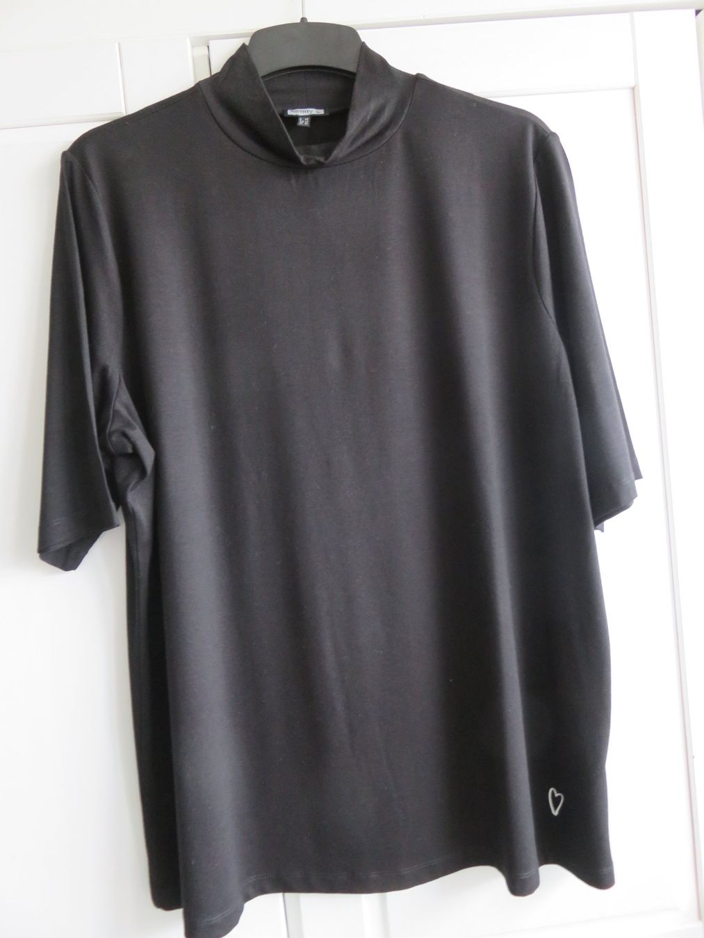 T-shirt: SHIRT mit Stehkragen, Gr. 46 – Nuovo (secondo la descrizione) da Lachen SZ venduto da portofino01