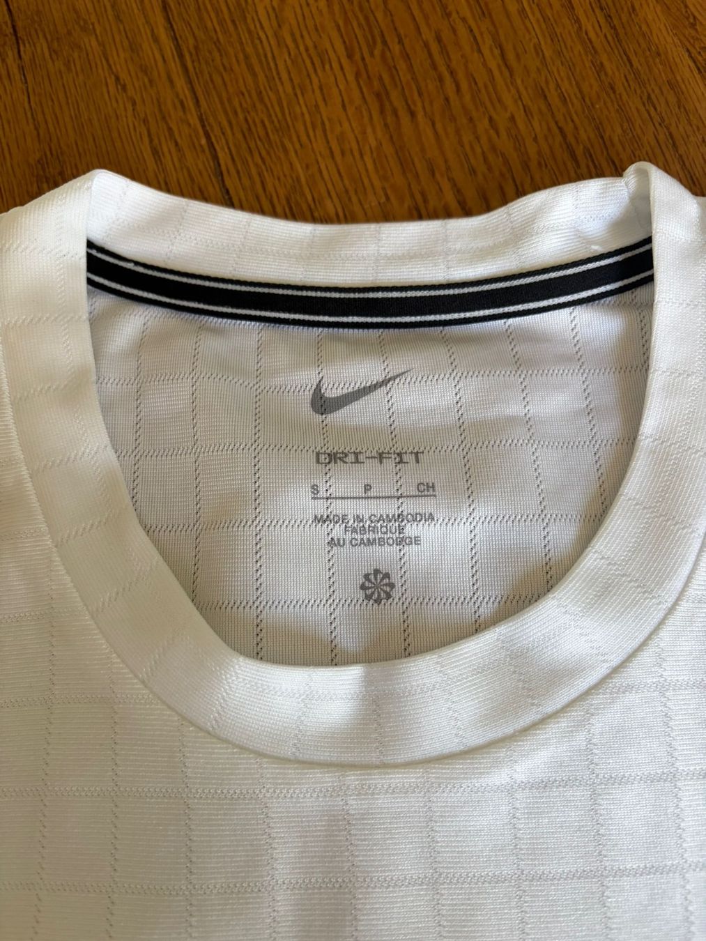 Nike Lotti & Set di vestiti: NIKE SPORTPAKET GRÖSSE S – Usato da Oberentfelden venduto da May03 2