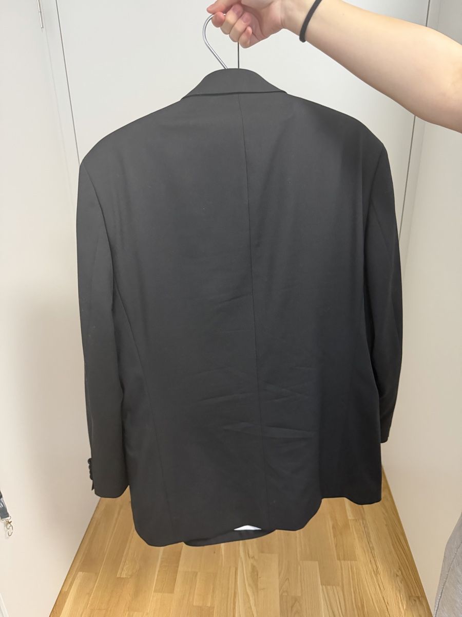 Hugo Boss Completi: Kompletter Anzug Hugo Boss – Usato da Bern venduto da jlt_p6bv 2