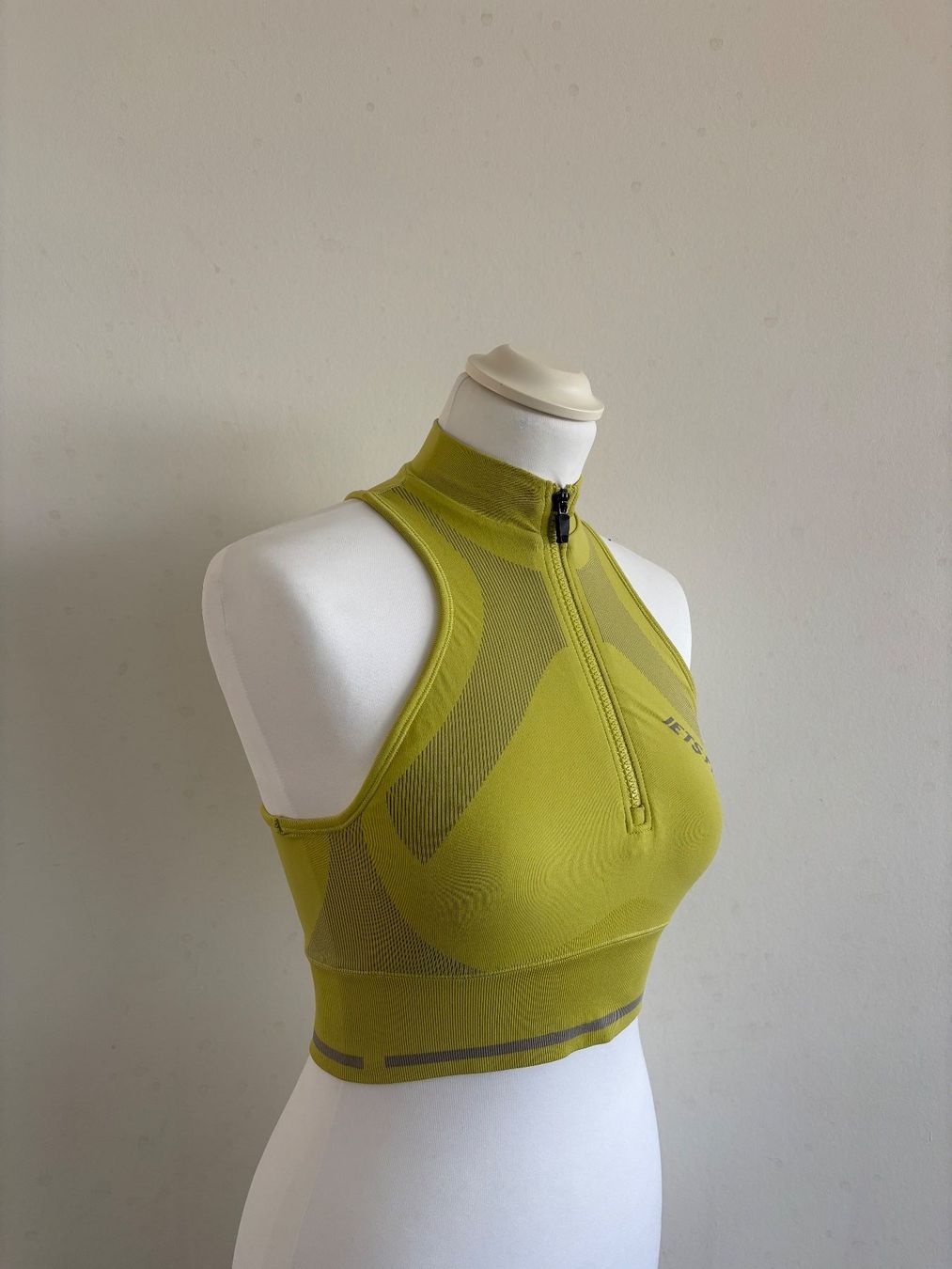 Iets Frans... Tops: IETS FRANS : Crop Top vert à fermeture éclair , taille XS – Gebraucht aus Petit-Lancy von vic_k6tl 3