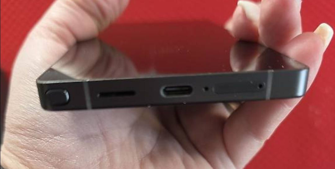 Samsung Telefoni cellulari / Smartphones: Samsung S25 Ultra – Usato da Hendschiken venduto da Jessi-Nixon1319 1