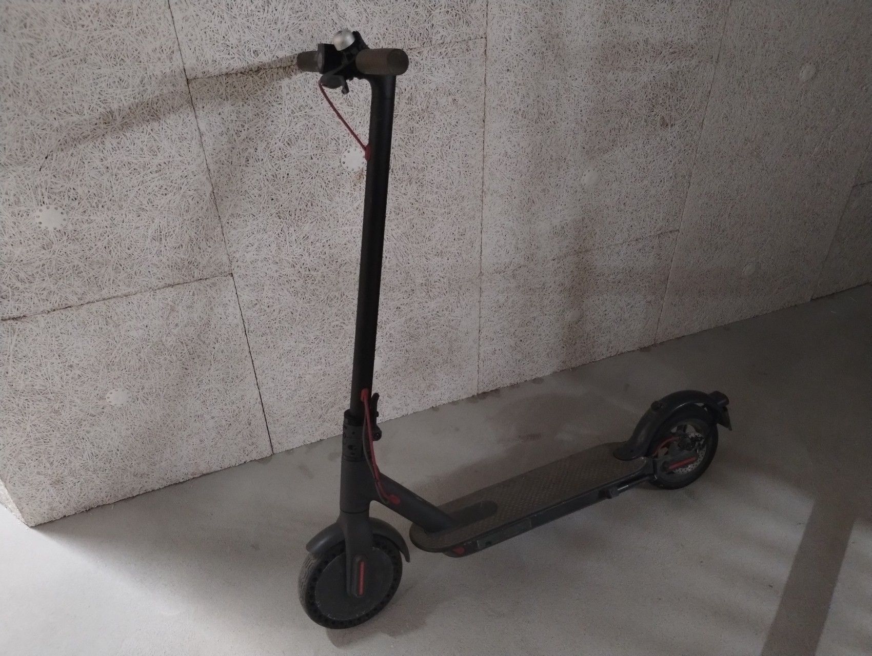 Scooter: Xiaomi Mi Electric Scooter M365 – Usato da Thalwil venduto da mal_7wkz