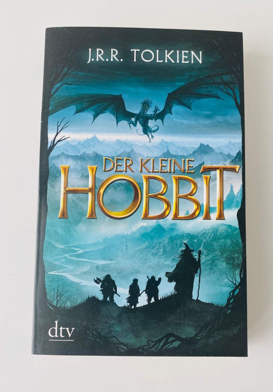Libri: Der Kleine Hobbit von J.R.R. Tolkien "NEU" – Nuovo e nell'imballaggio originale da Mellingen venduto da Lapequenita