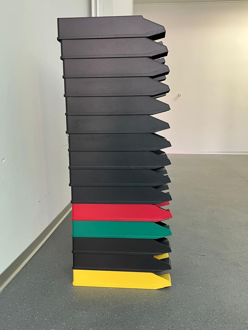 Contenitori & Simili: 15x Briefablage schwarz bunt A4 Briefablagesystem Ablagekorb – Usato da Zürich venduto da Lia107 7