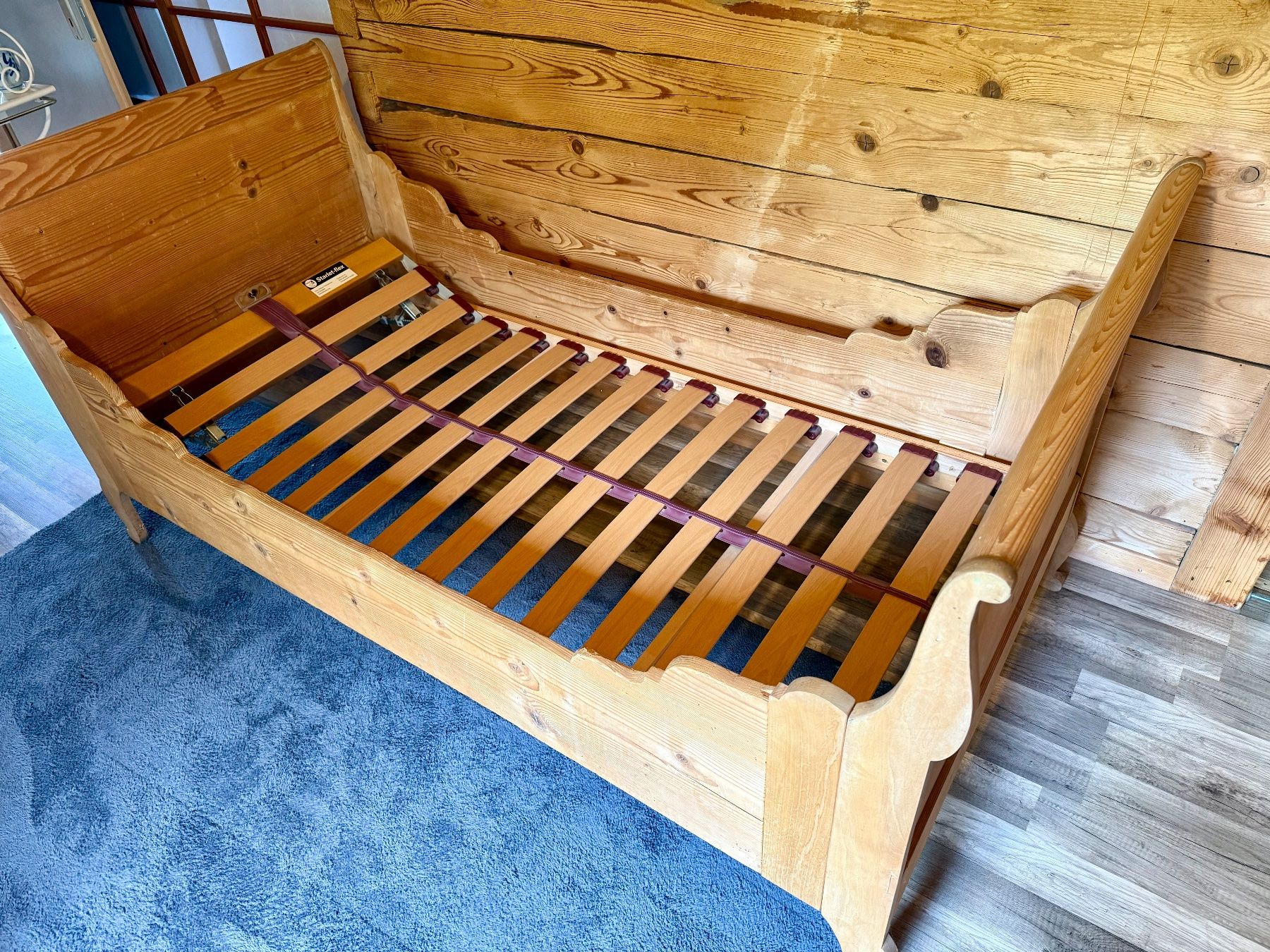 Betten: Altes Holzbett 90x200cm – Gebraucht aus Grabs von Na_Va 1