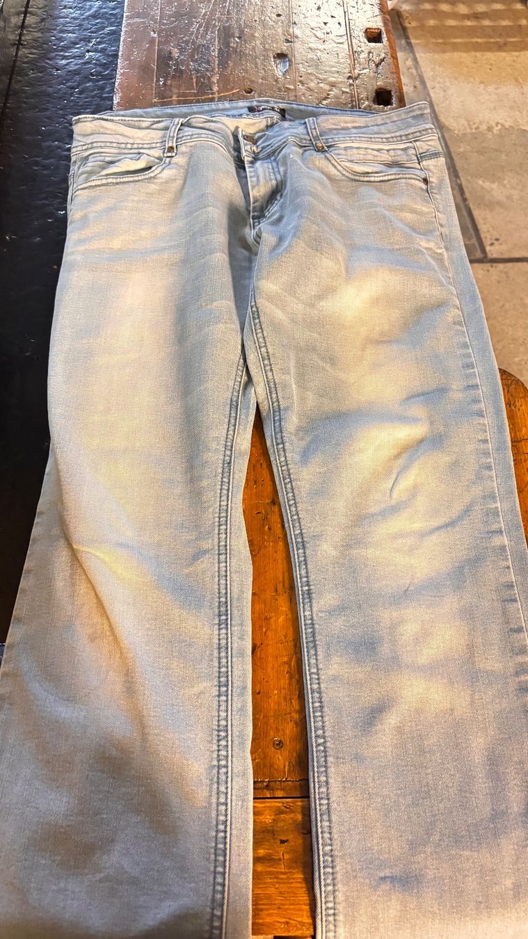 Jeans: 4er Pack Damen Jeans. (40) – Gebraucht aus Münchenstein von tsp01 4