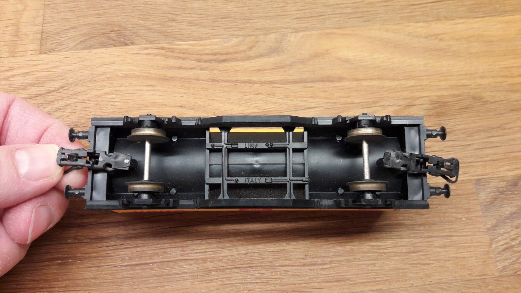 Lima Modelleisenbahnen: Lima HO DC : FS wagon citerne à 2 essieux "Shell" – Gebraucht aus Buttes von Cafe2005 8