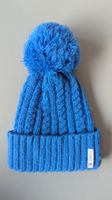 Blaue Wintermütze