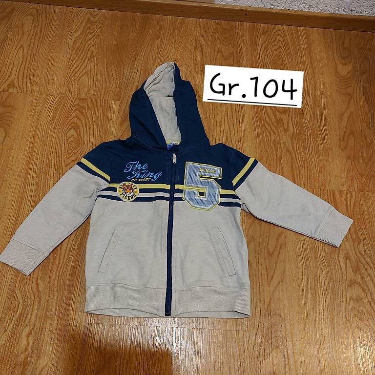 Kleiderpakete & -sets: Jacke/ Jäggli  Gr. 104 – Gebraucht aus Stans von Stupsi11283