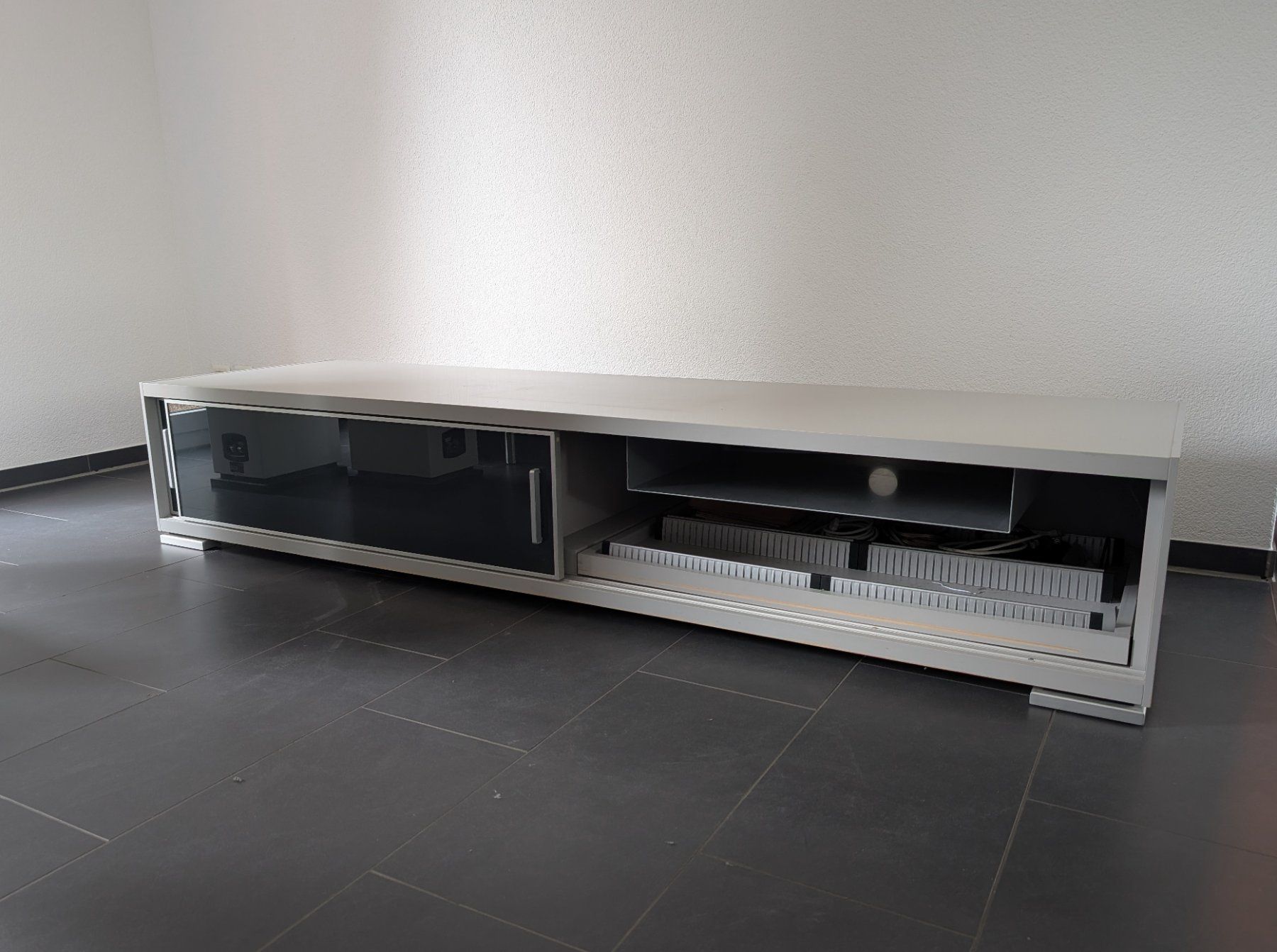 TV Möbel: TV Möbel Lowboard – Gebraucht aus Rafz von 900901 2