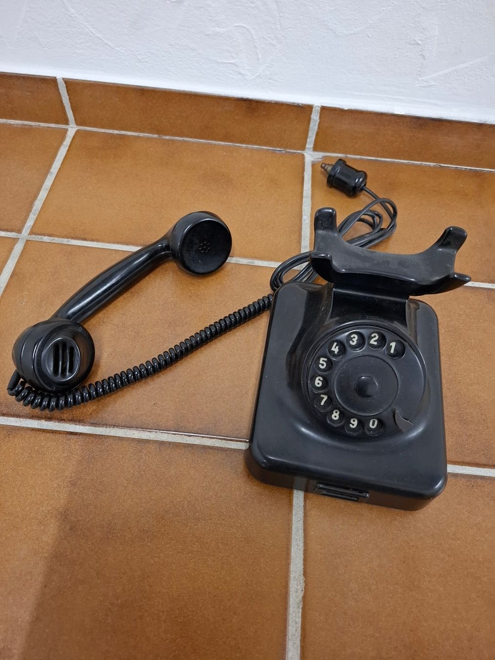 Telefoni: Schwarzes Vintage Telefon W38 – Usato da Fislisbach venduto da pea 3