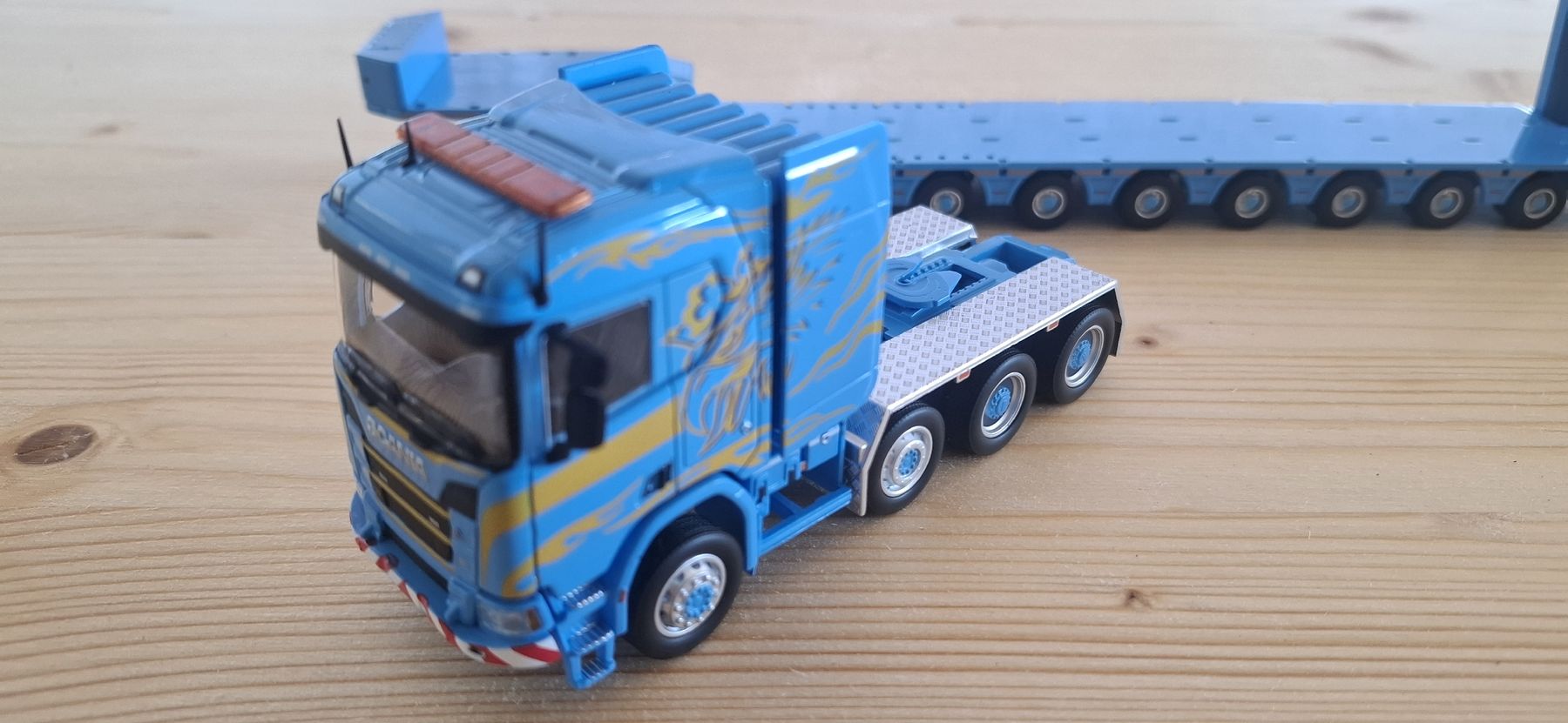 Modellbausätze & Standmodelle: Scania 650v8 mit Auflieger 1:64 – Neu und originalverpackt aus Ebnet von rafaelc17 2