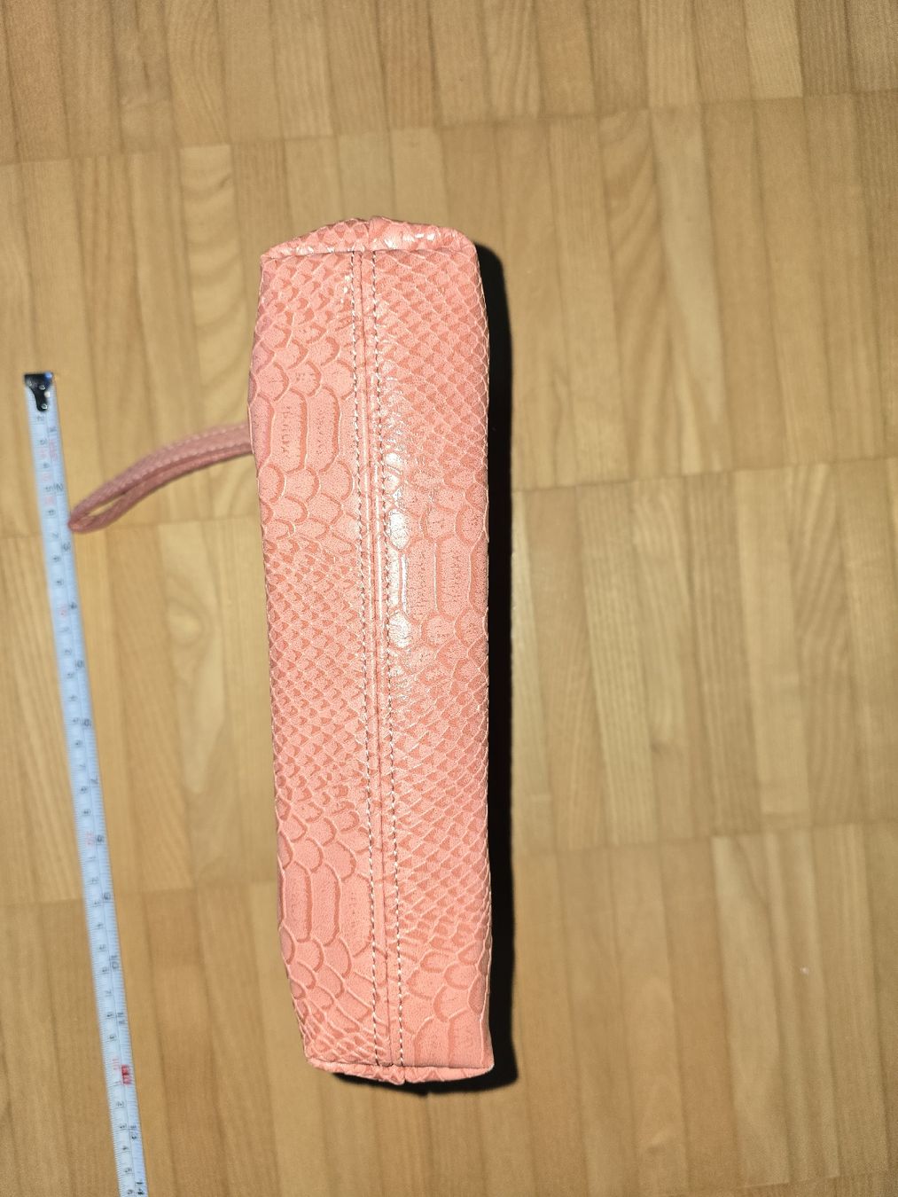 Taschen für Damen: Rosa/Corale Clutch in Kroko Optik – Gebraucht aus St. Gallen von A.W.128 2