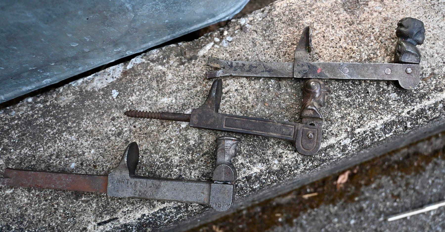 Fensterläden: 3 antike FENSTERLADENHALTER " gemixt " – Gebraucht aus Pfaffhausen von mono_rec 6