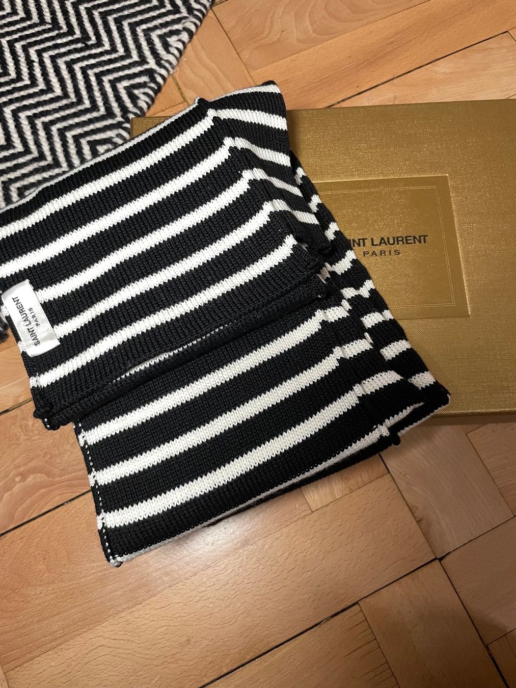 Saint Laurent Foulards, Tücher & Schals: Saint Laurent XXL Scarf! – Neu (gemäss Beschreibung) aus Zürich von by.mr.evans 2