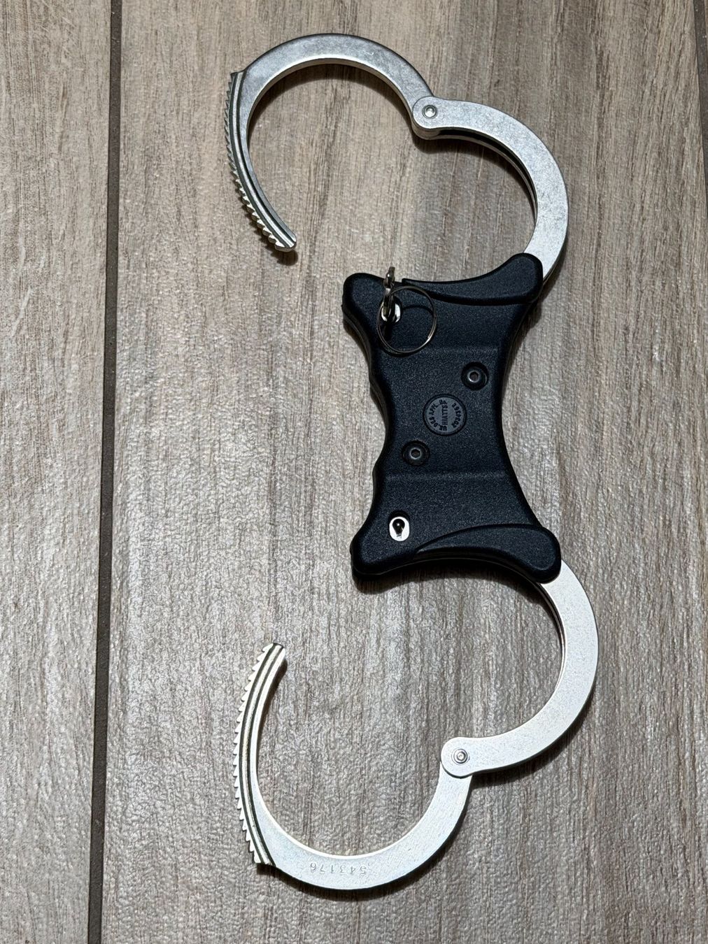 Autres événements d'entreprise et fêtes: Professionelle ASP Rigid Polizei Handschellen Cuffs starr – D'occasion à Liestal par ElektraG 2