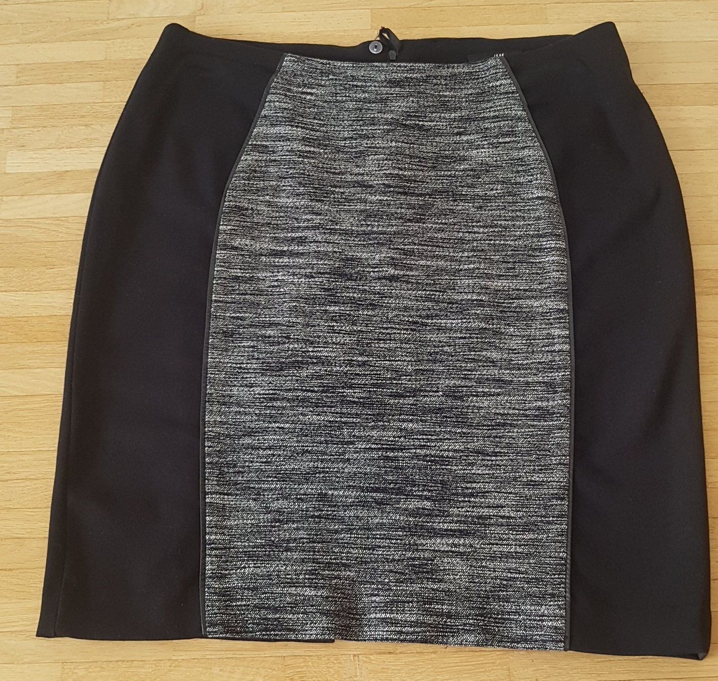 H&M Röcke: Belle jupe noire droite – Neu (gemäss Beschreibung) aus Le Mont-sur-Lausanne von olatiu