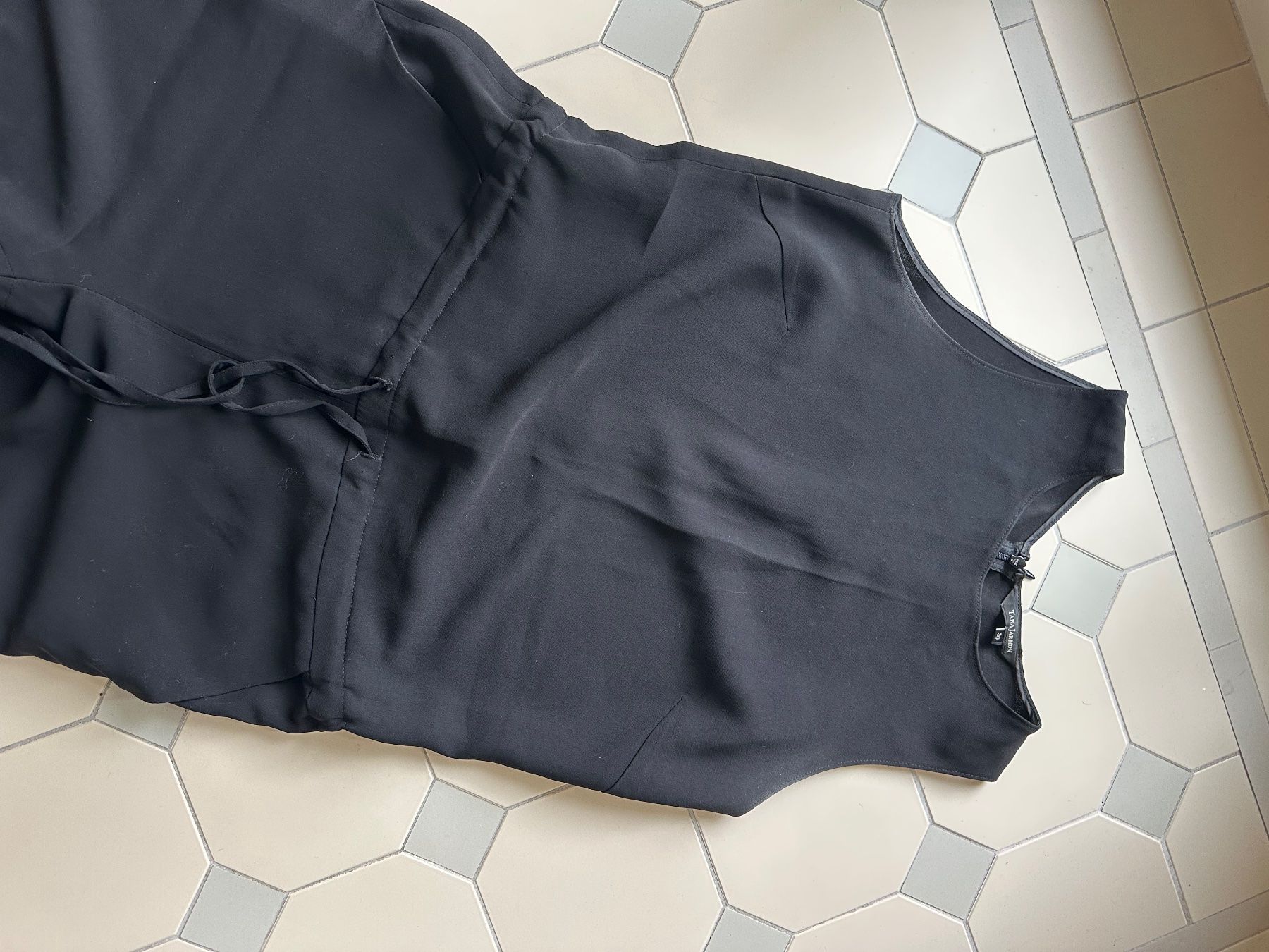 Tute: Tara Jarmon Jupesuit – Usato da Zürich venduto da aow_8p7m 1