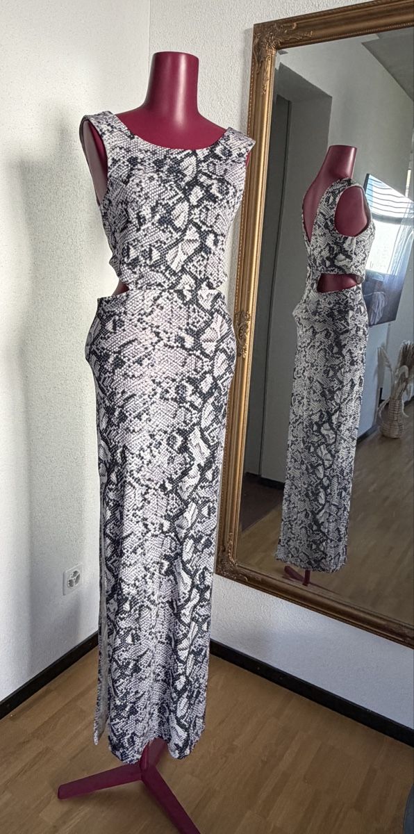 Vestiti: Party Maxikleid – Nuovo (secondo la descrizione) da Niederuzwil venduto da Lisascloset