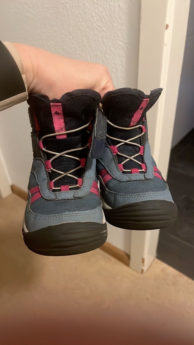 Decathlon Chaussures filles: Wanderschuhe grau pink – D'occasion à Basel par hal_s2bt