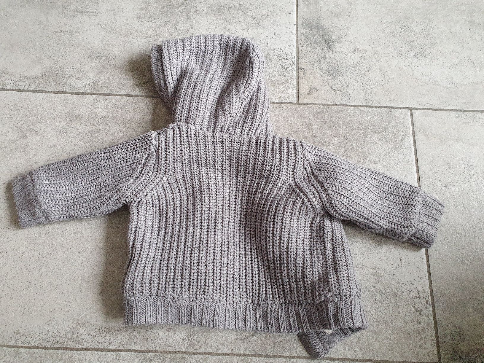 Maglioni & Felpe: Veste à capuche mi saison taille 6 mois – Usato da Le Noirmont venduto da Guiguiguette 3