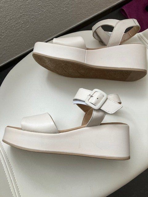 Scarpe da donna: Sandalette Grösse 37,beige, Leder – Usato da Gossau ZH venduto da Influenza 4