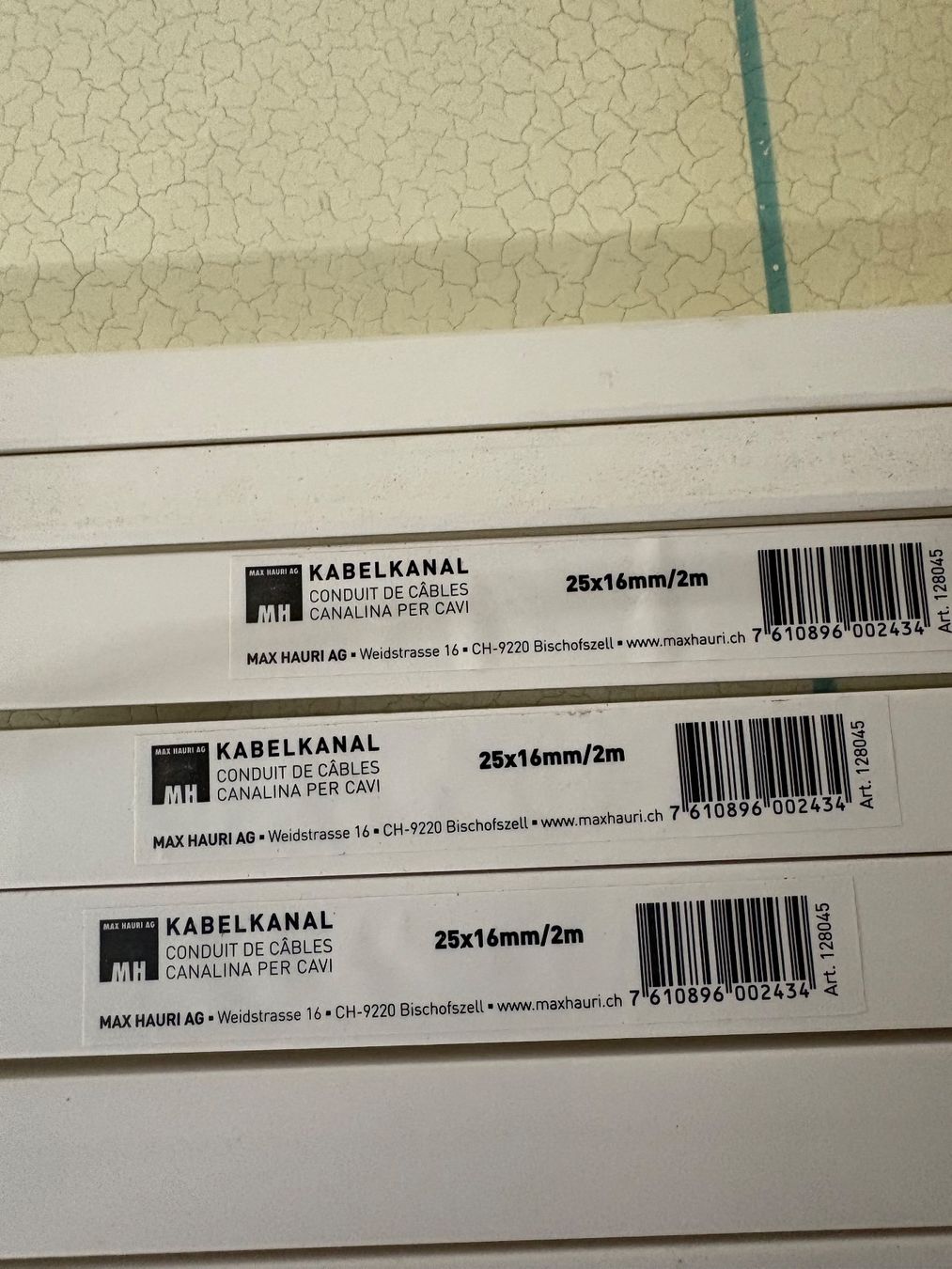 Supporti a parete: 9 Kabelkanal neu – Usato da liestal venduto da Palacomorelo 1