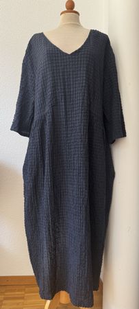 Robe NEIRAMI taille XL bleu nuit coton gaufré, neuf