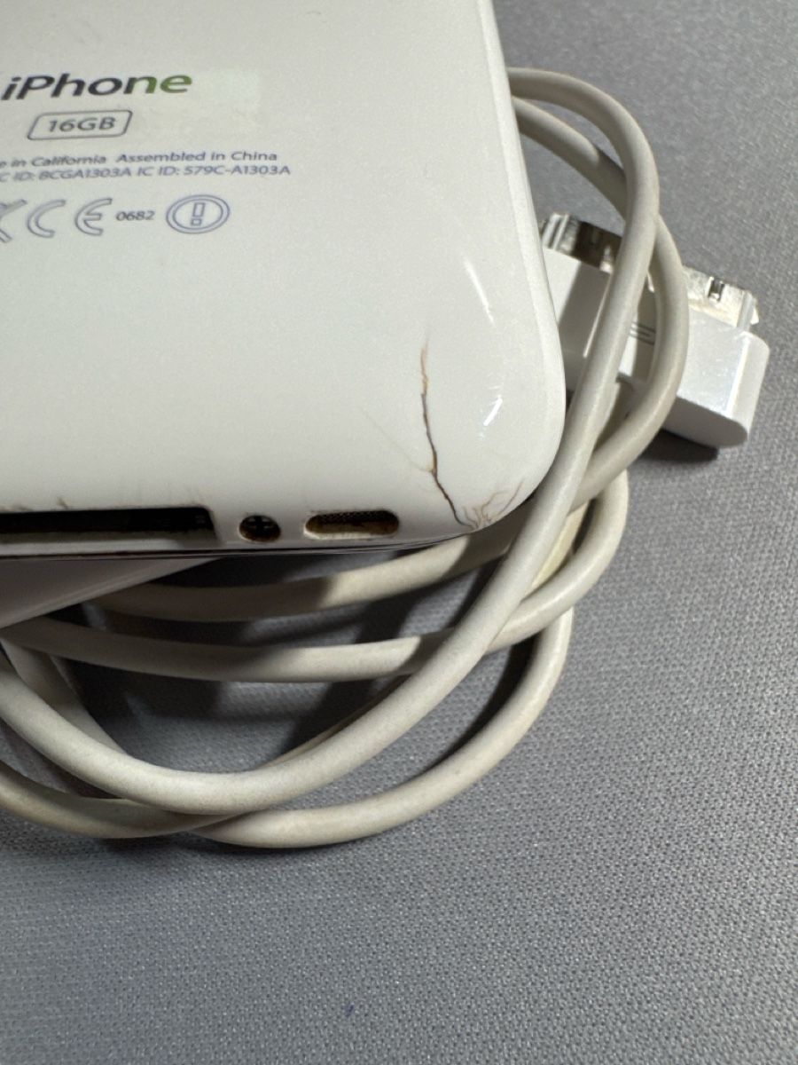 Apple Telefoni cellulari / Smartphones: Vintage iPhone 3GS 16GB - NOT looked & fully functional – Usato da Belmont-Lausanne venduto da Daverine 4