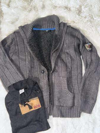 Gefütterte warme Jacke mit Thermoshirt