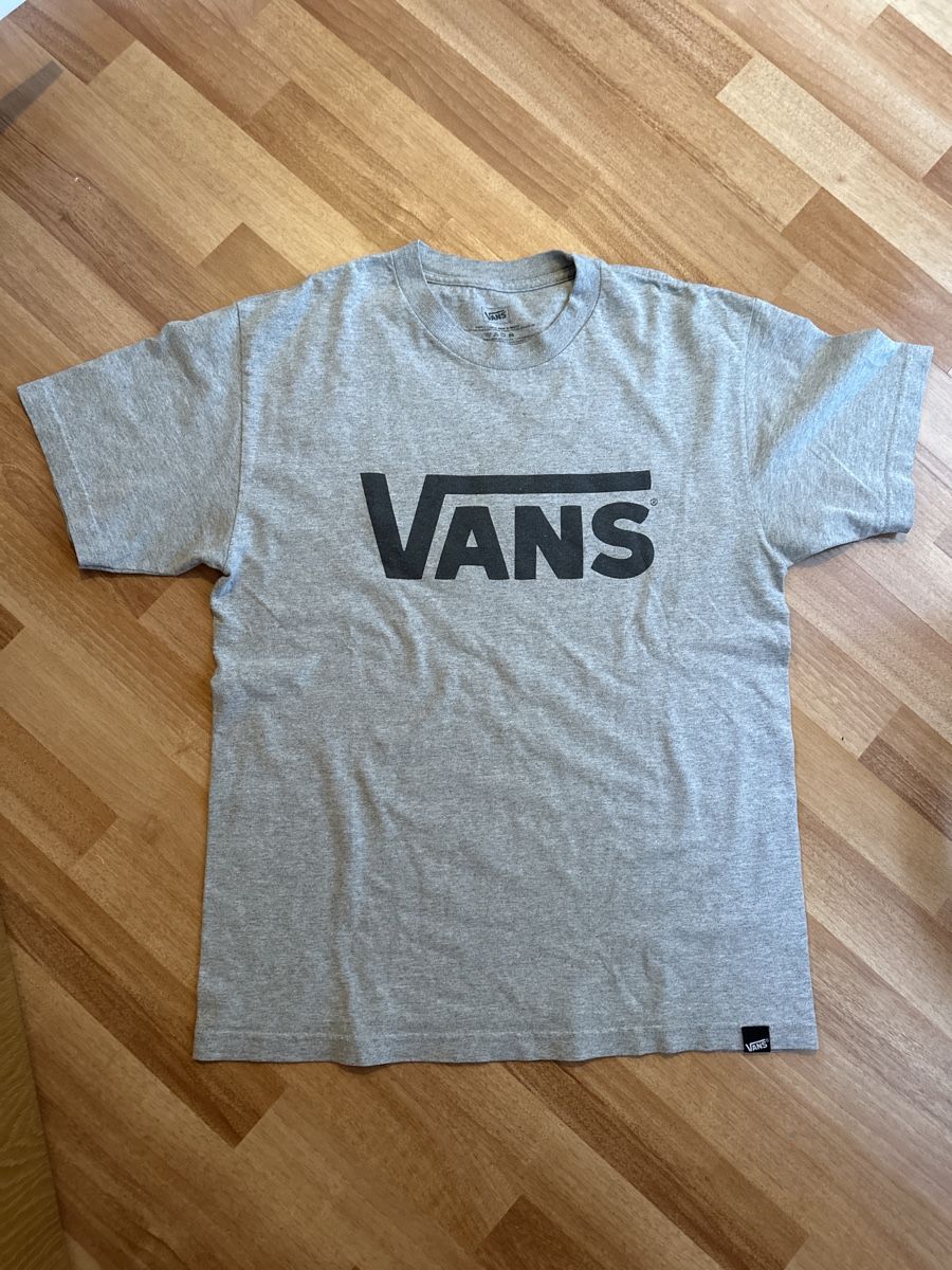 Vans T-shirt: Vans T-Shirt Gr. M grau – Usato da St. Gallen venduto da mai_gd7k