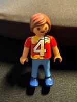 Playmobil Figur Junge mit Trikot Nr. 4, Kind - Rarität !
