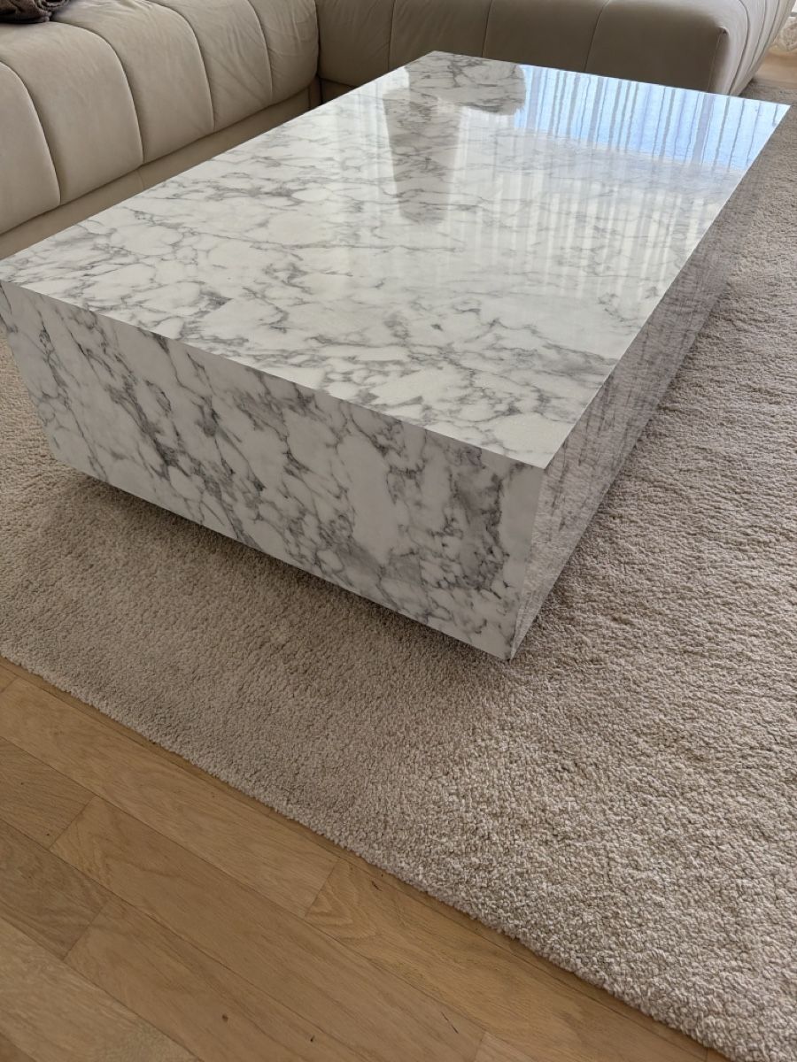 Tavoli: Westwing Couchtisch Marmor-Look – modern & elegant – Usato da Effretikon venduto da pizzamen 1