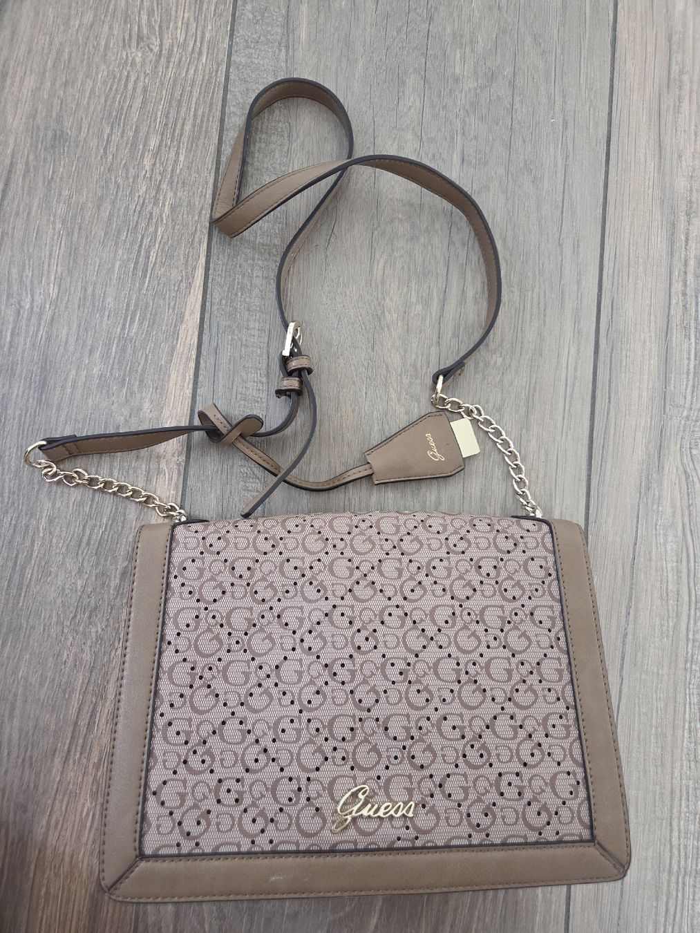 Guess Borse da donna: guess Tasche  – Usato da Frauenfeld venduto da bea_6m8y