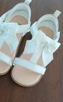 Süsse Mädchensandalen Gr. 23 weiss mit Schleife