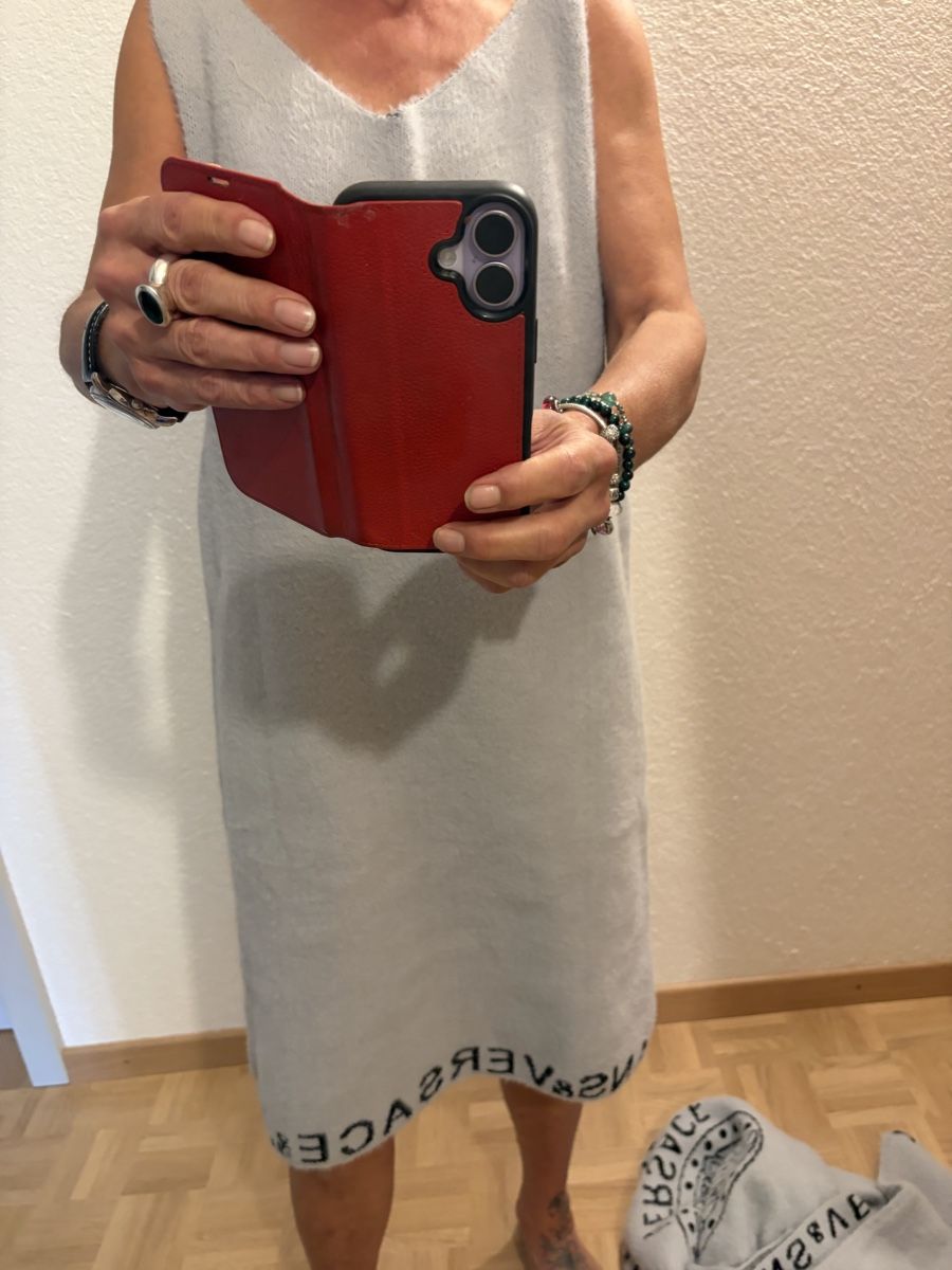 Versace Lots de vêtements: Ensemble Versace pull et robe gris état impeccable – D'occasion à Delémont par amo_jx5x 6