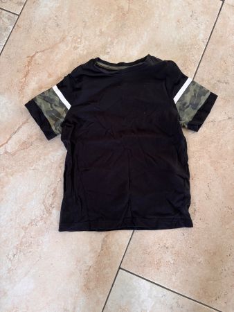 C&A T-Shirt, Gr. 122/128, Schwarz/Camo, Top Zustand