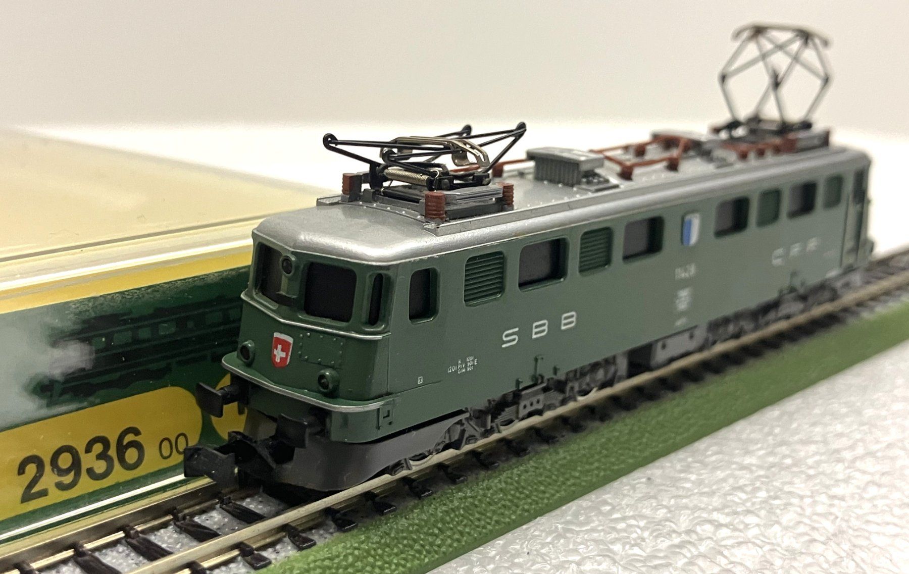 Minitrix 2936 N= Ae 6/6 SBB 11428 Wappen Luzern - grün (D'occasion